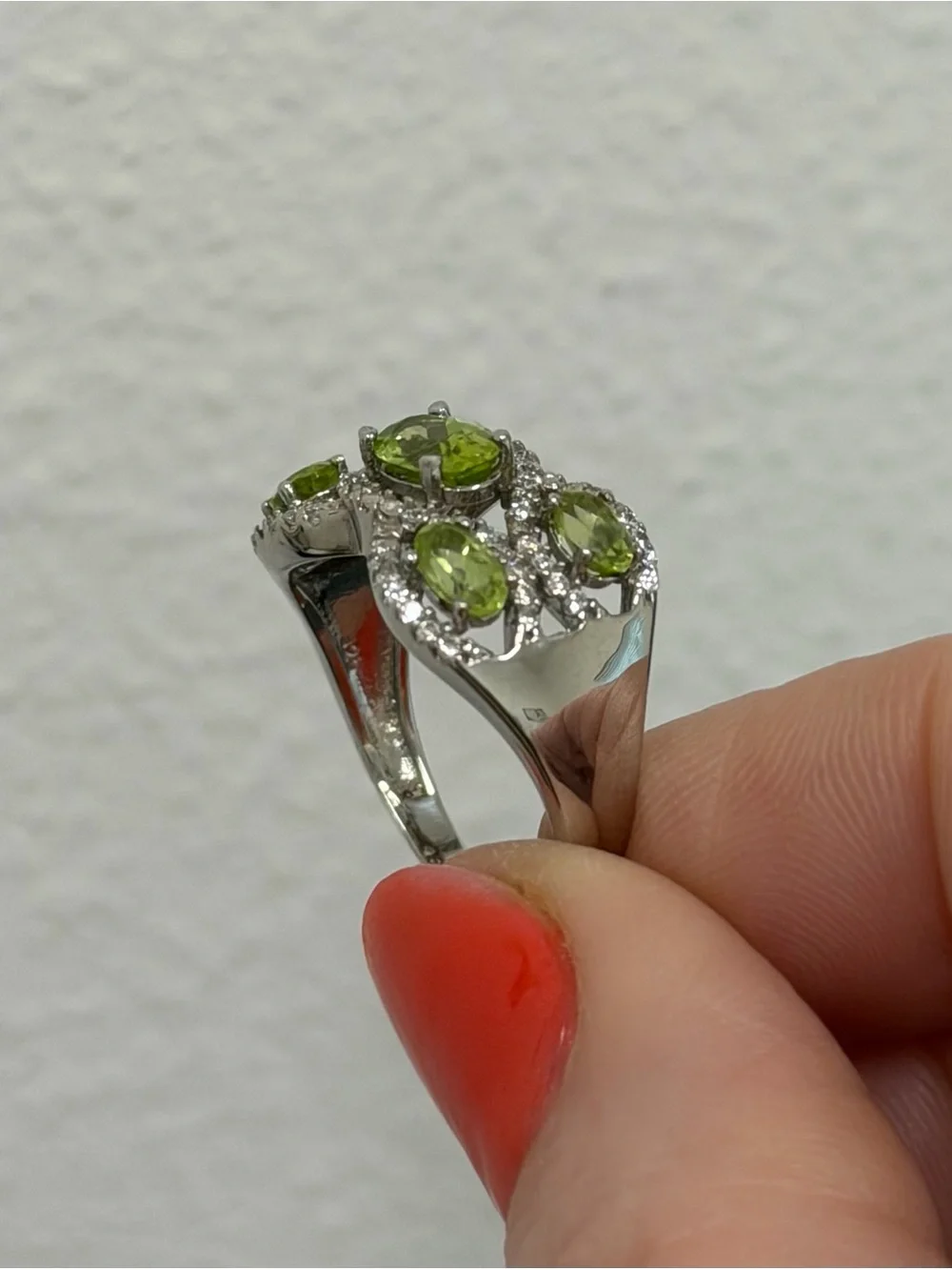Beautiful Natural oval cut Burma Peridot 1.90CT 925 Sterling Silver Ring Size 9